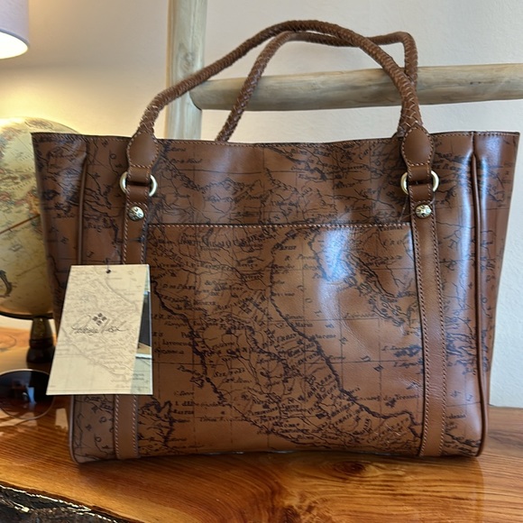 NWT Patricia Nash Leather Tote - Vintage Map Collection - Picture 3 of 6
